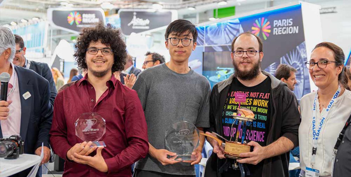 Trophées IUTS 2 De gauche à droite : Noureddine Guellil, Yipeng ZHANG, Jef CANALS-RICLOT